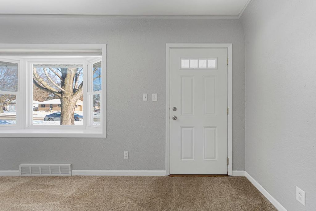 Photo of 1402 4th Street SW, Austin, MN 55912 (MLS # 7000050)