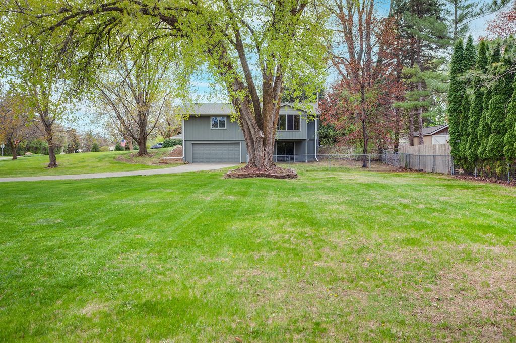 Photo of 17620 19th Avenue N, Plymouth, MN 55447 (MLS # 7069413)