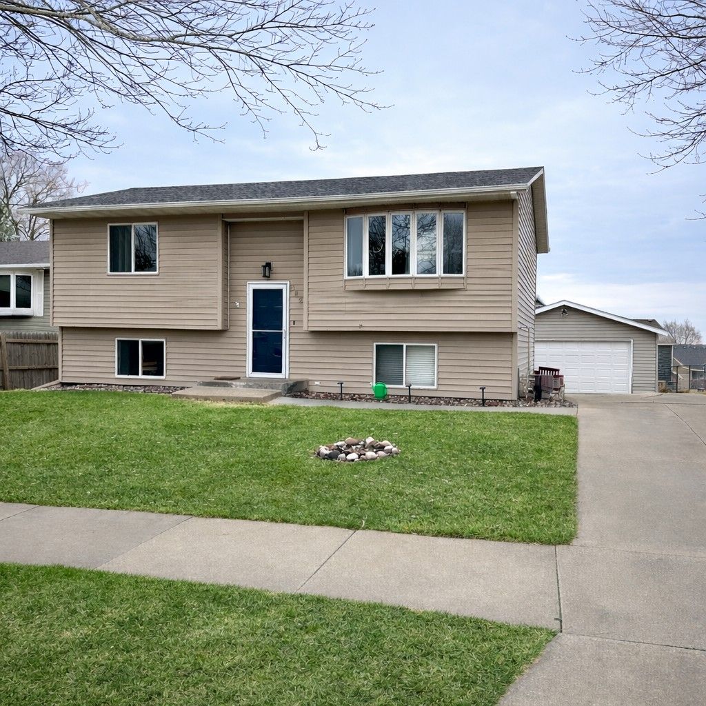 Photo of 3822 9th Ave SW Ave, Rochester, MN 55902 (MLS # 7039609)