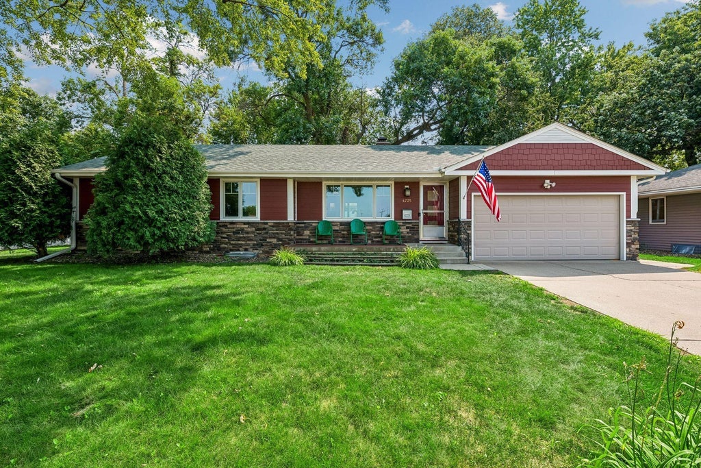 Photo of 4725 School Road, Edina, MN 55424 (MLS # 7115700)