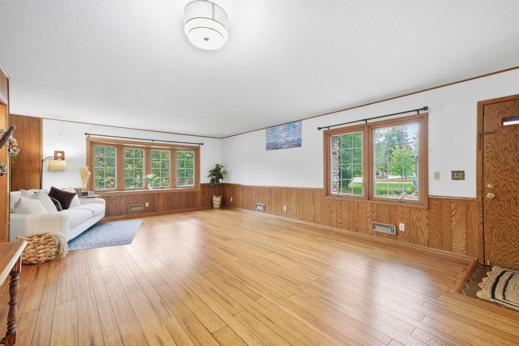 Photo of 1436 E Old Shakopee Road, Bloomington, MN 55425 (MLS # 7147322)
