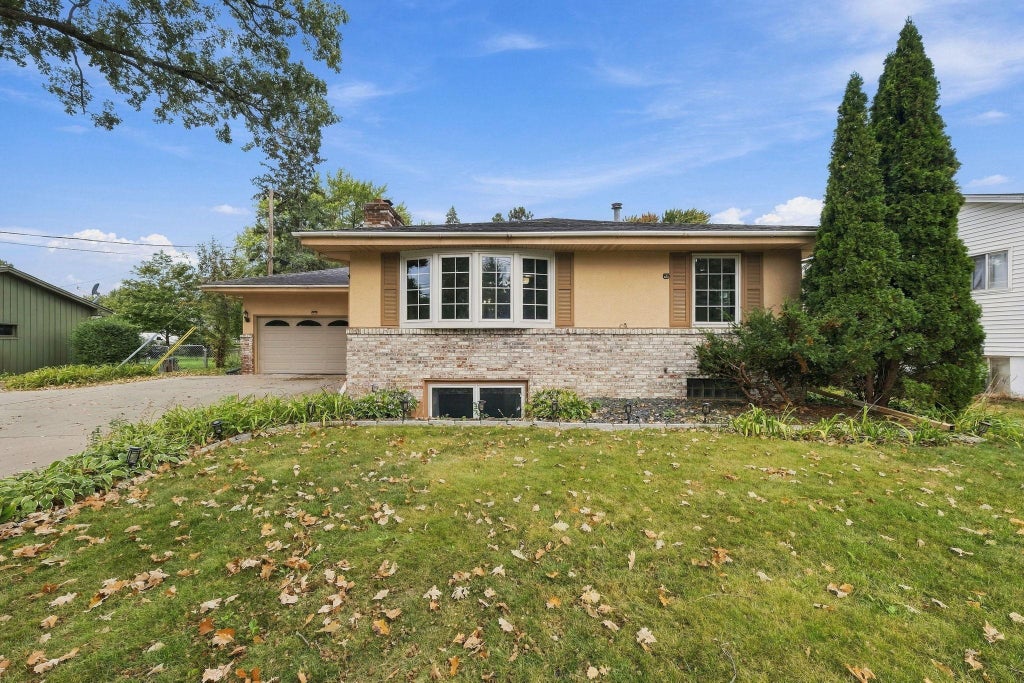 Photo of 1436 E Old Shakopee Road, Bloomington, MN 55425 (MLS # 7147322)