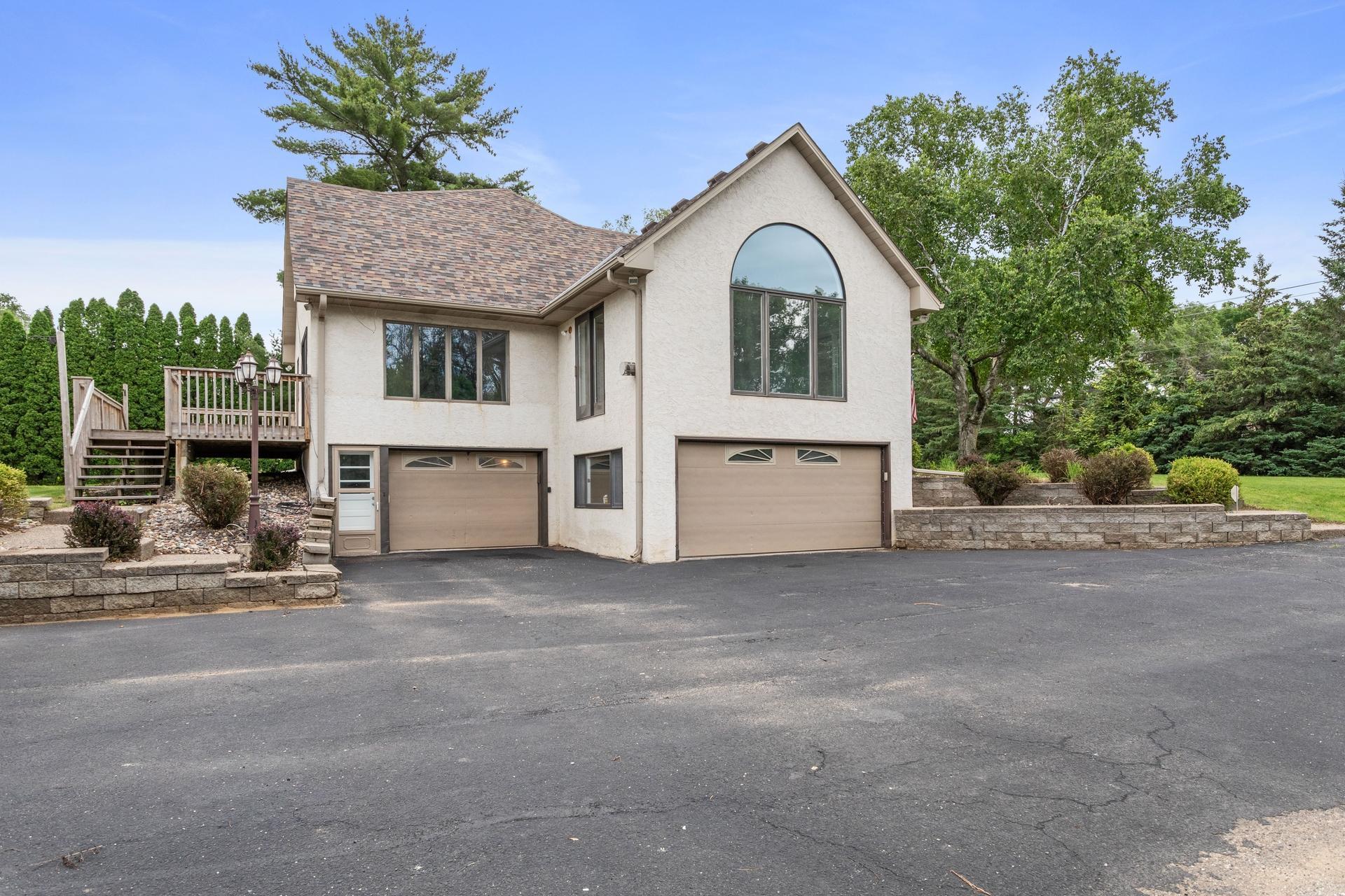 1901 Lexington Avenue S