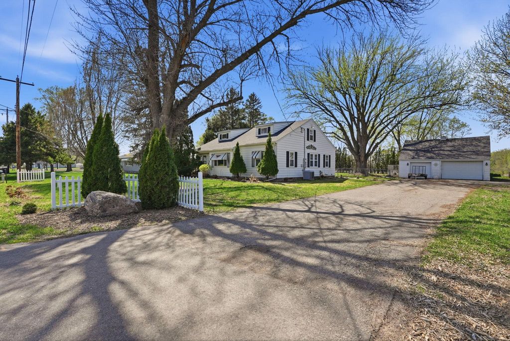 Photo of 15717 Clayton Avenue E, Rosemount, MN 55068 (MLS # 7067792)