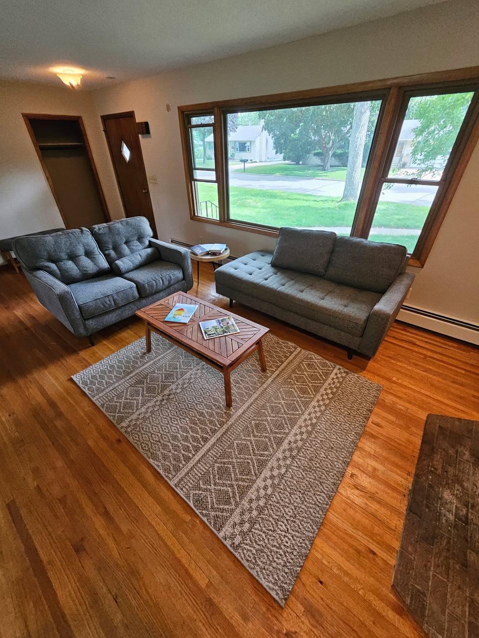 719 Grandview Avenue W