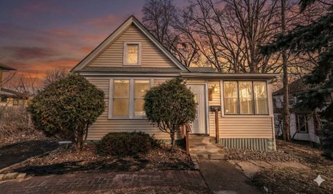 Photo of 315 Annapolis Street W, Saint Paul, MN 55118 (MLS # 7002057)
