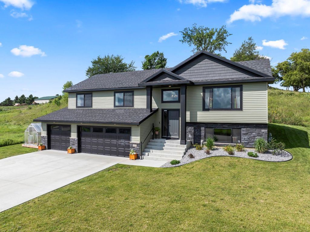 Photo of 600 Mulligan Drive, Zumbrota, MN 55992 (MLS # 7008923)