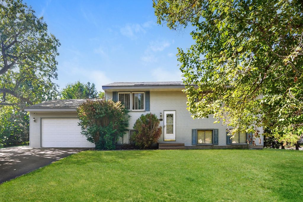 Photo of 11051 Quebec Avenue N, Champlin, MN 55316 (MLS # 7014550)