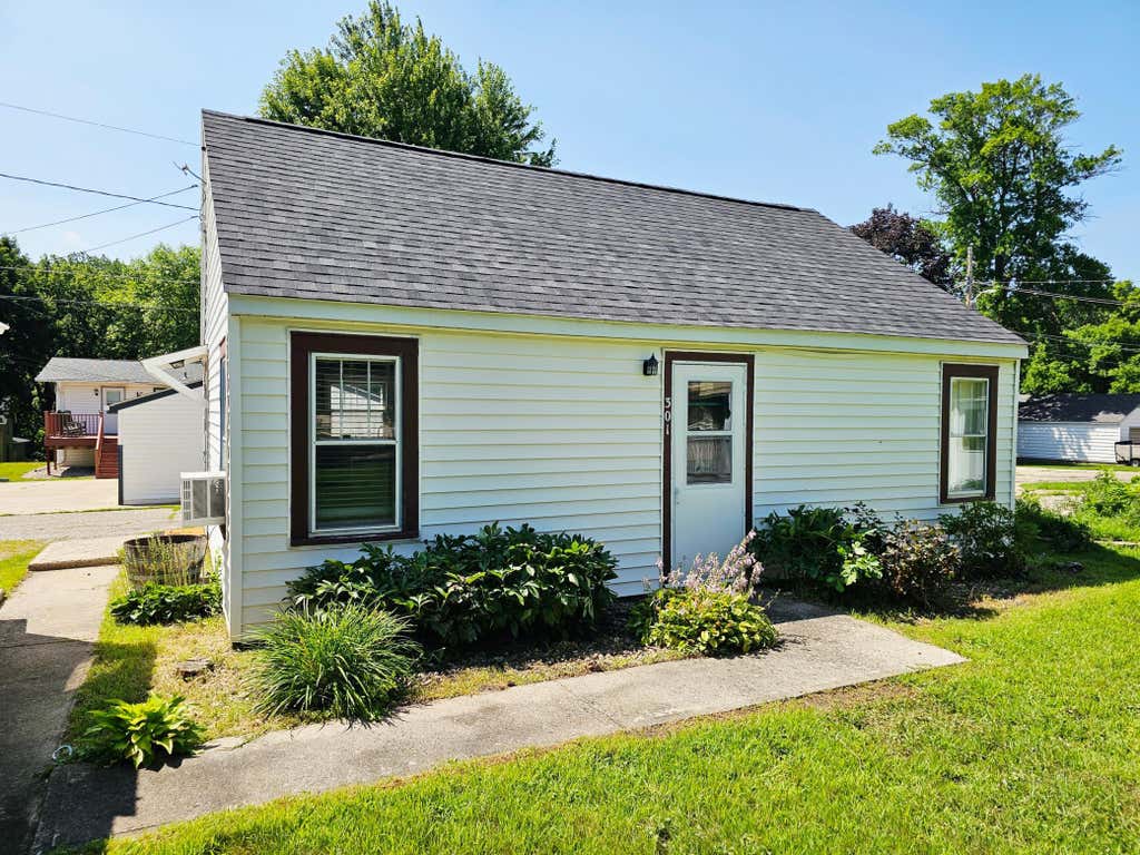 Photo of 301 S 12th Street, Montevideo, MN 56265 (MLS # 7112527)