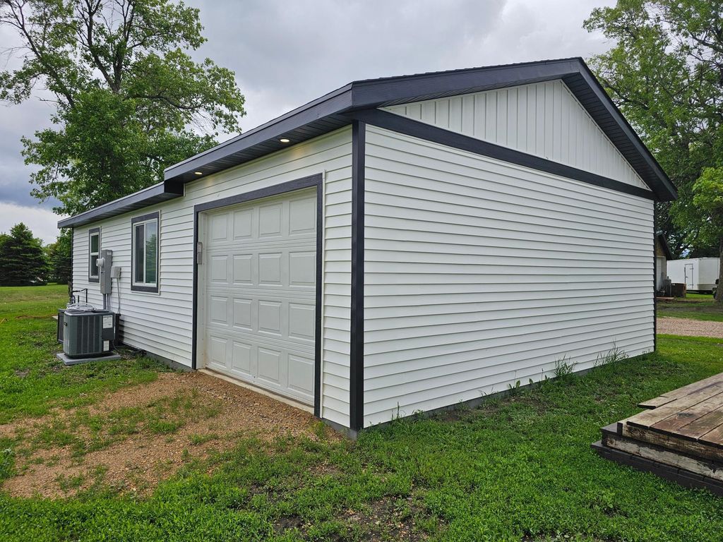 Photo of 201 1/2 10th Avenue SE, Pipestone, MN 56164 (MLS # 7036364)