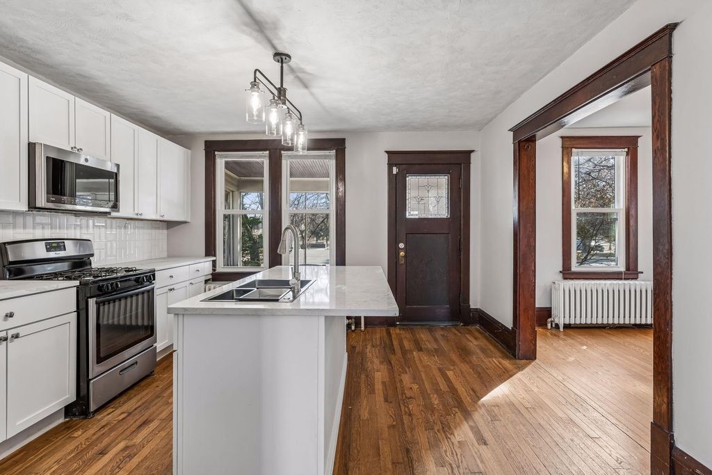 Photo of 1529 Dale Street N, Saint Paul, MN 55117 (MLS # 7043801)