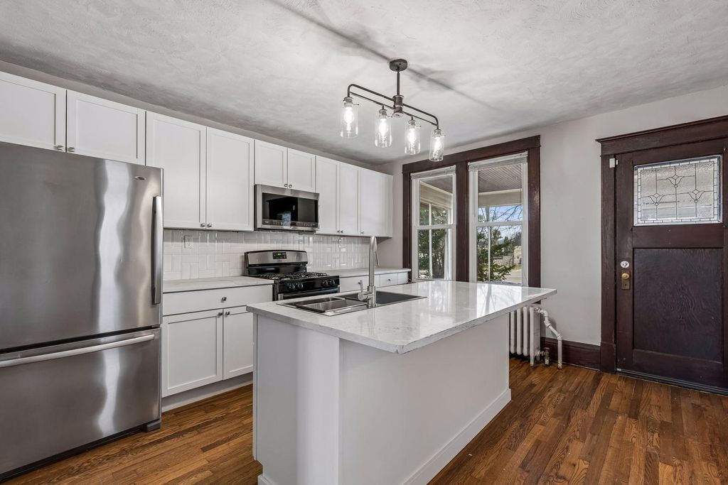 Photo of 1529 Dale Street N, Saint Paul, MN 55117 (MLS # 7043801)