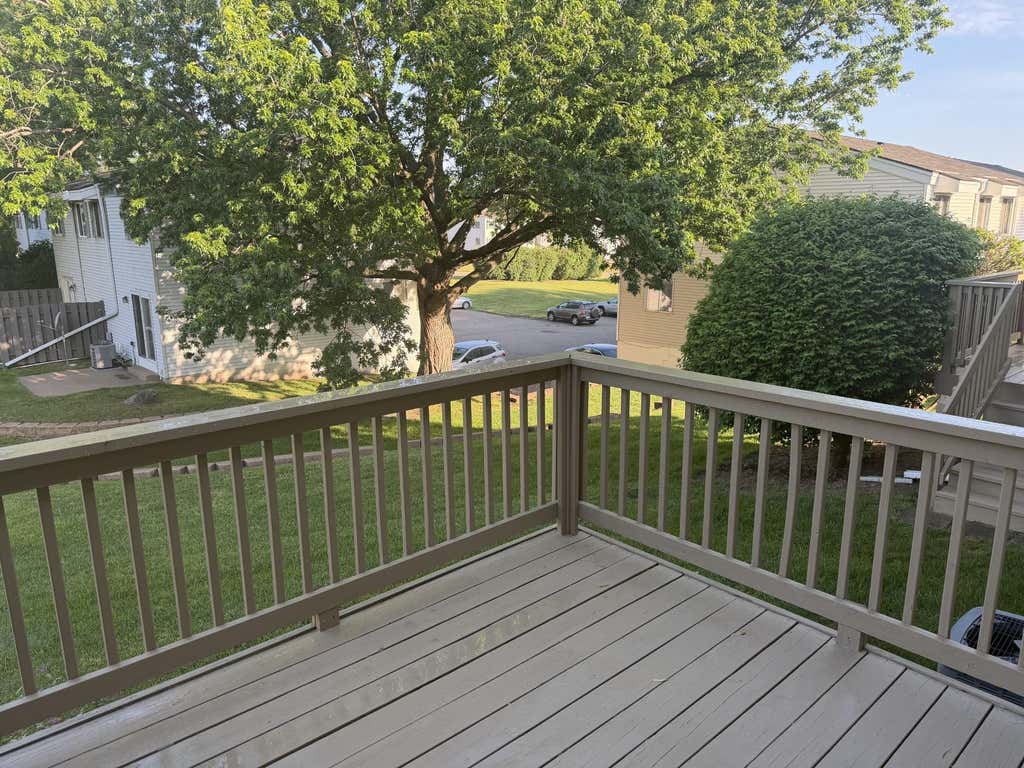 Photo of 409 Dorland Place, Maplewood, MN 55119 (MLS # 7117918)