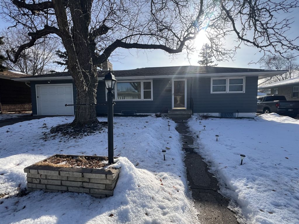 Photo of 2112 Suburban Avenue, Saint Paul, MN 55119 (MLS # 7008320)