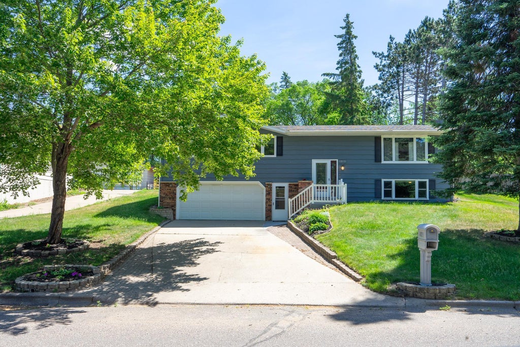Photo of 1713 Graydon Avenue, Brainerd, MN 56401 (MLS # 7095393)