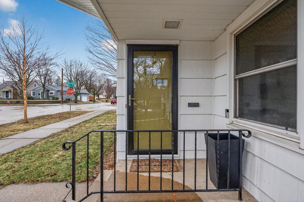 Photo of 3101 Benjamin Street NE, Minneapolis, MN 55418 (MLS # 7048059)