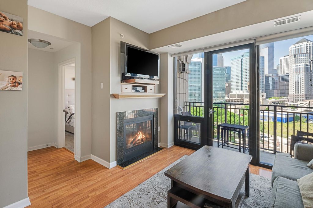 Photo of 500 E Grant Street #708, Minneapolis, MN 55404 (MLS # 7007171)