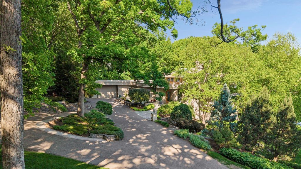 Photo of 6504 Stauder Circle, Edina, MN 55436 (MLS # 7094725)