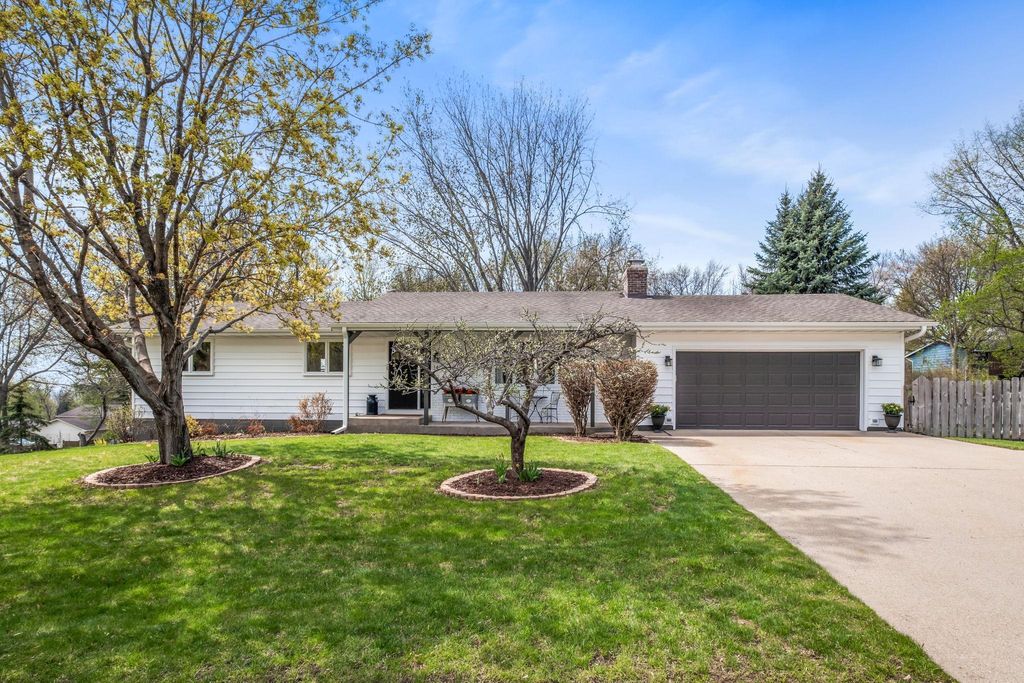 Photo of 1496 Sunshine Circle, Chaska, MN 55318 (MLS # 7024404)
