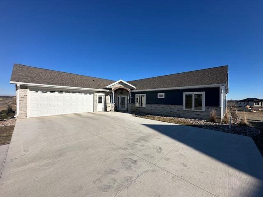 Photo of 1518 Manfred Drive, Luverne, MN 56156 (MLS # 7008819)