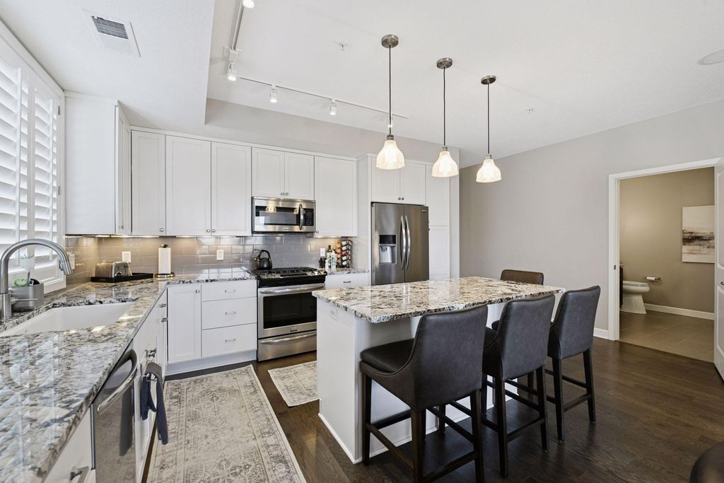 Photo of 3962 Wooddale Avenue S #201E, Saint Louis Park, MN 55416 (MLS # 7026444)