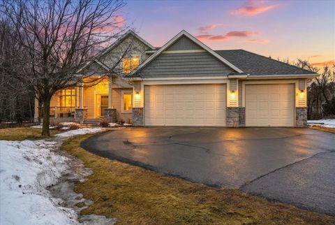 925 Sadie's Lane Hudson WI 54016