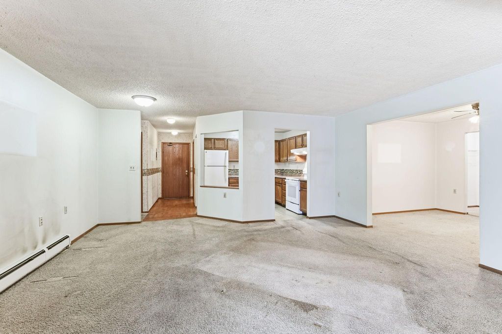 Photo of 3232 Fremont Avenue N #111, Minneapolis, MN 55412 (MLS # 7002099)