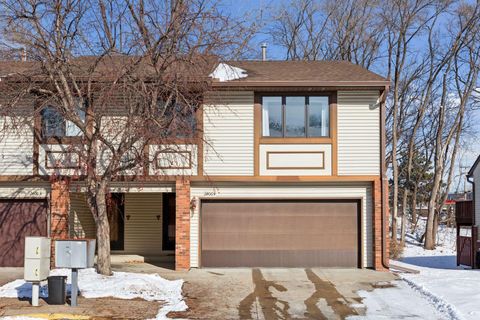 2406 County Road D W 4 Roseville MN 55112