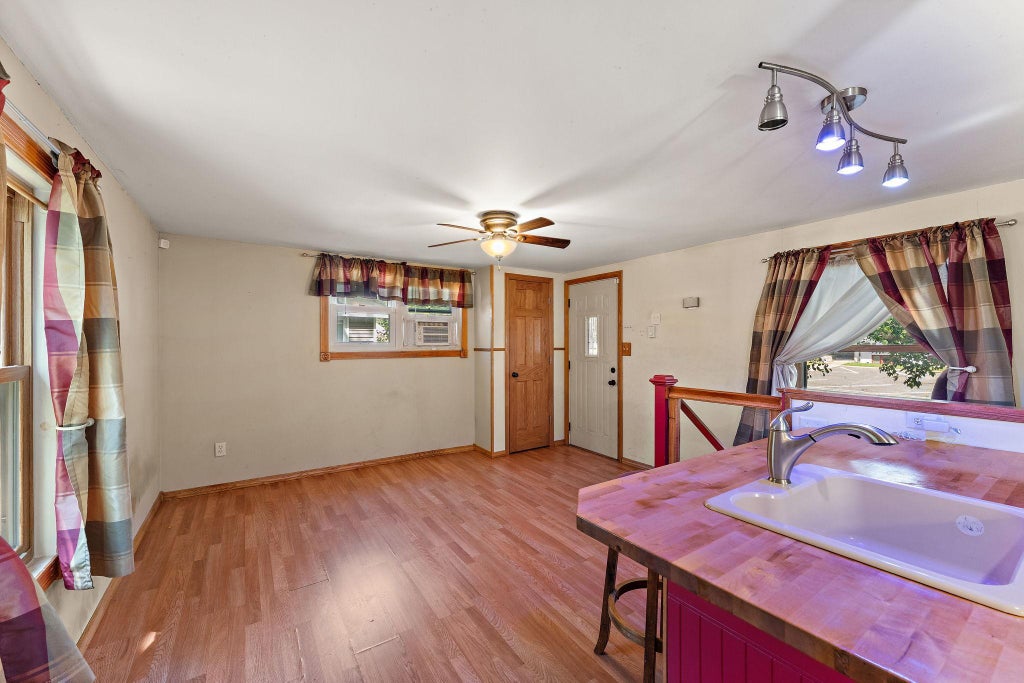 Photo of 2184 Minnehaha Avenue E, Saint Paul, MN 55119 (MLS # 7144433)