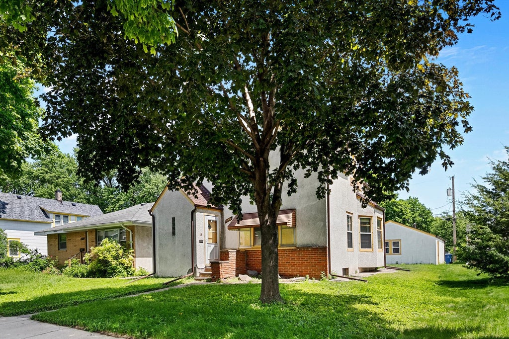 Photo of 890 26th Avenue SE, Minneapolis, MN 55414 (MLS # 7086854)