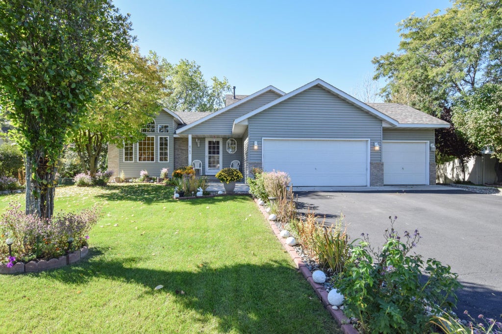 Photo of 8743 Queens Gardens N, Brooklyn Park, MN 55443 (MLS # 7158108)
