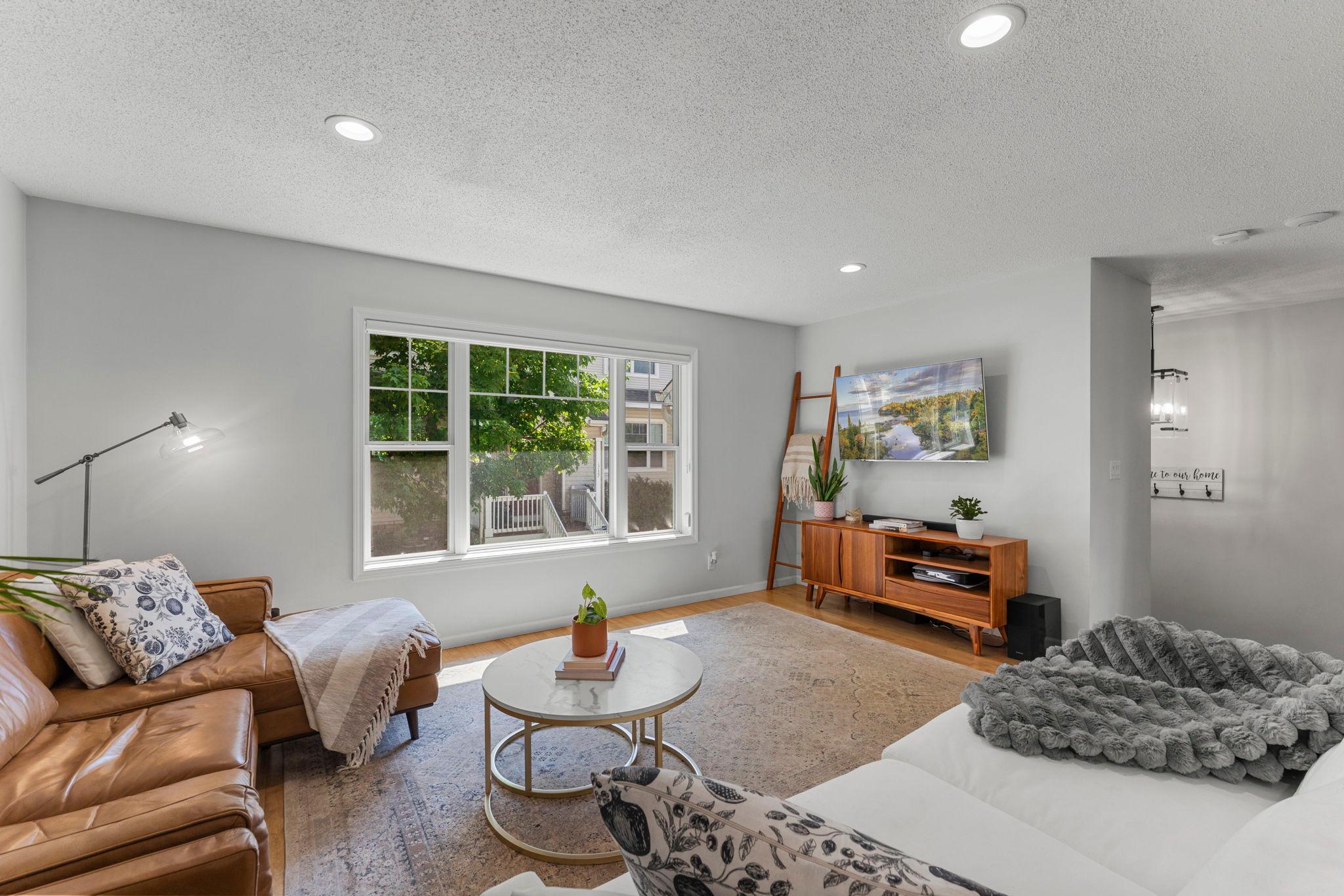 1736 3rd Street NE