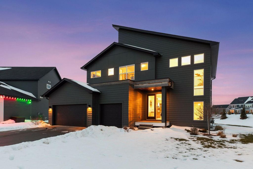 Photo of 5028 Airlake Draw, Woodbury, MN 55129 (MLS # 6825083)