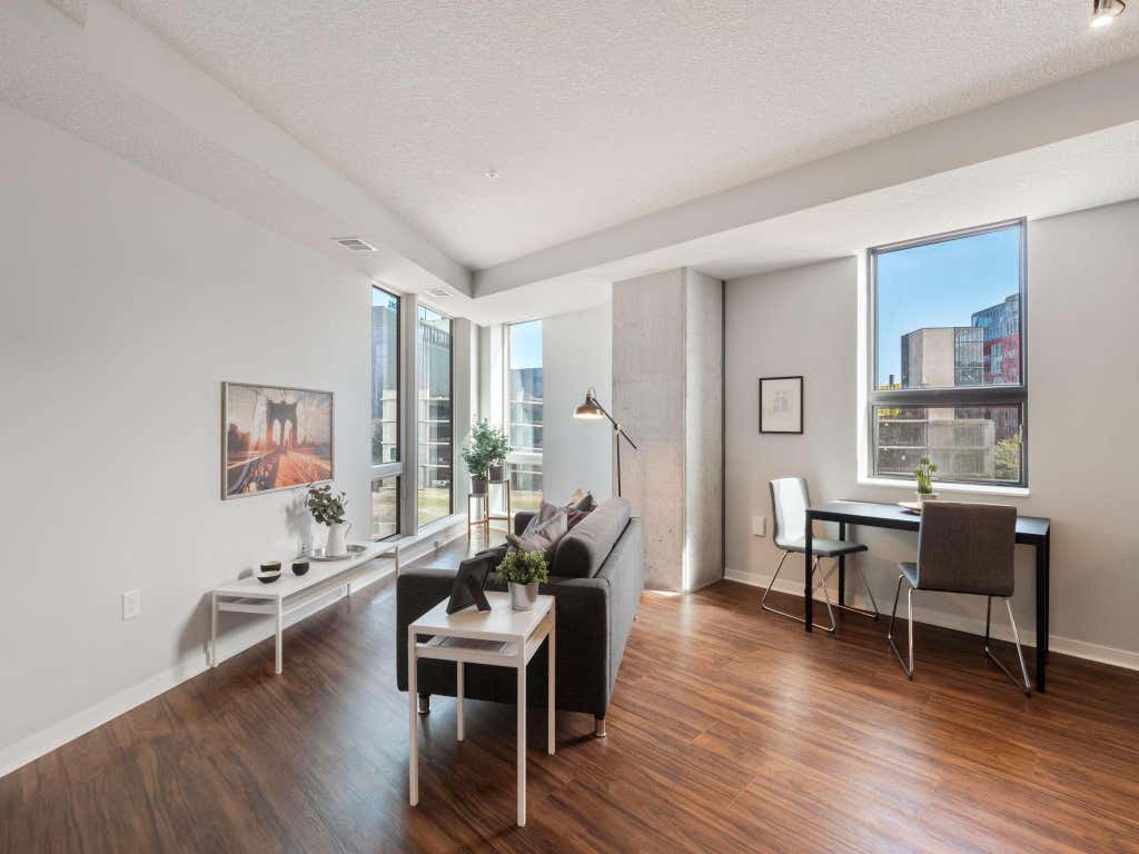 Photo of 811 Washington Avenue S #1503, Minneapolis, MN 55415 (MLS # 7132513)