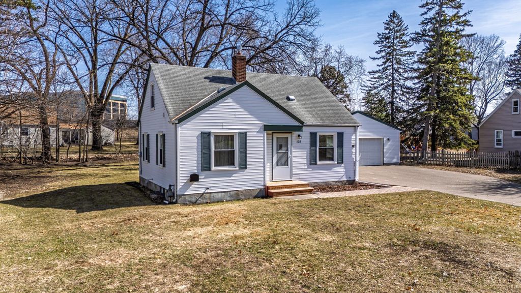 Photo of 125 Ridgewood Drive, Hopkins, MN 55343 (MLS # 7043094)