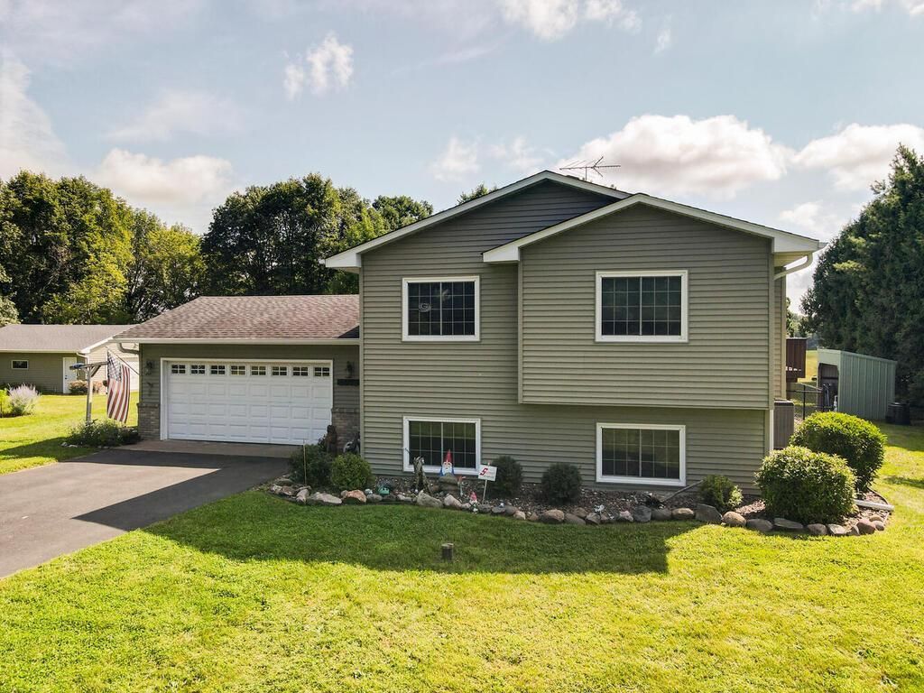 Photo of 30600 Wallmark Lake Drive, Chisago City, MN 55013 (MLS # 7028973)