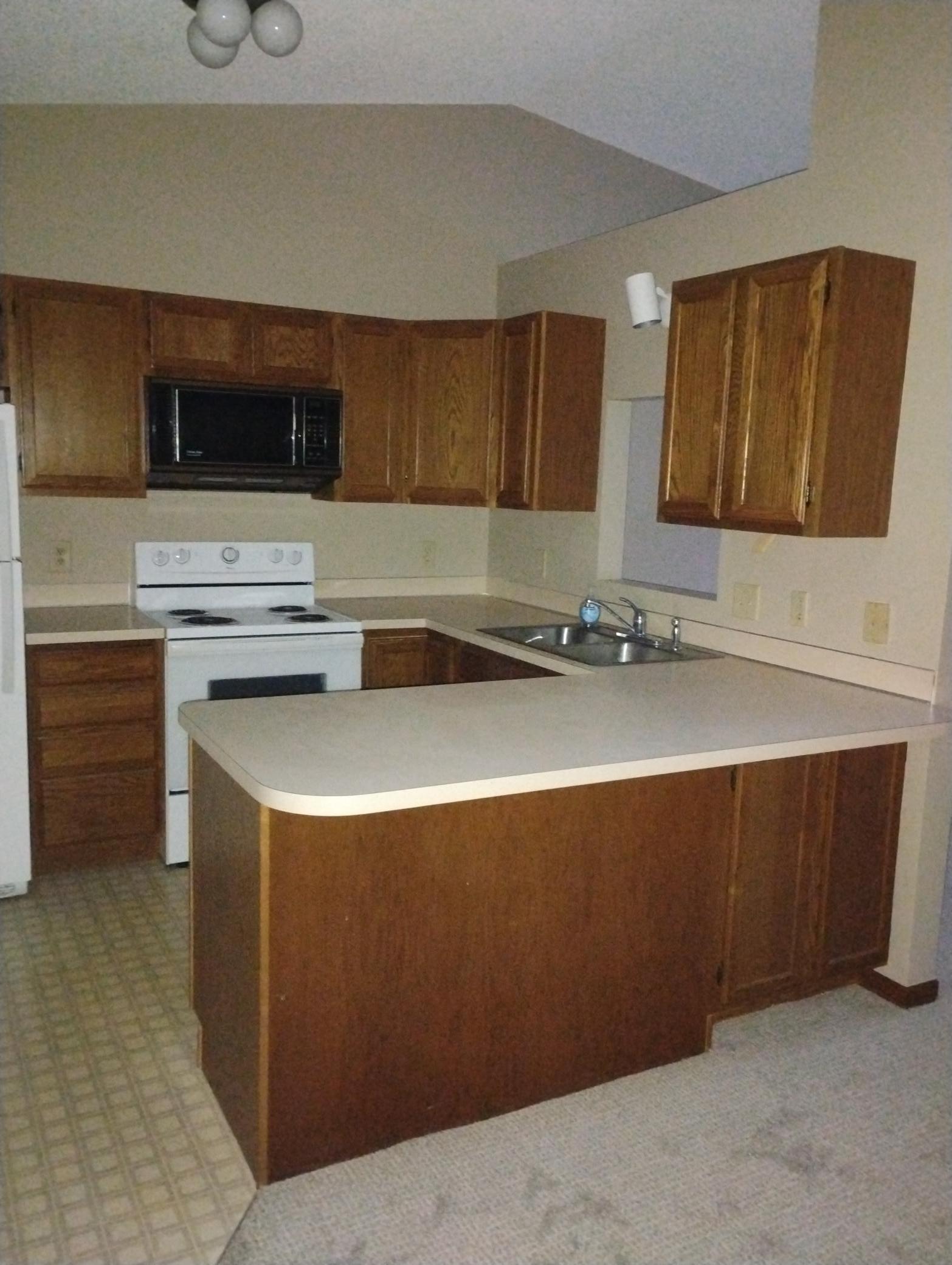 1027 Pond View Court