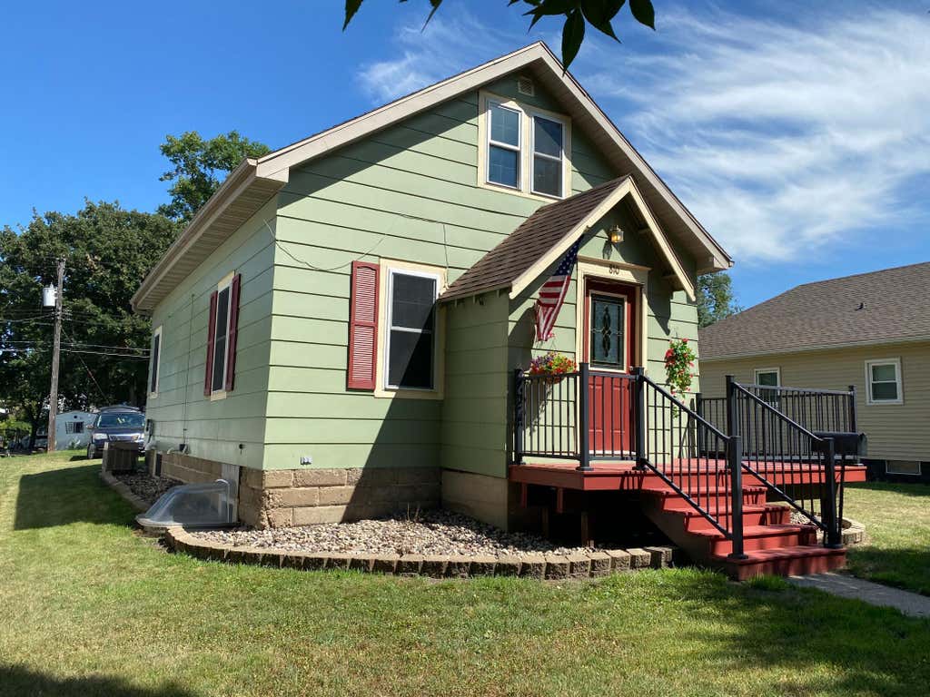 Photo of 810 N 6th Street, Montevideo, MN 56265 (MLS # 7116239)