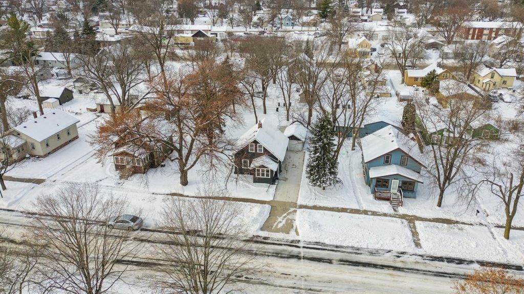 Photo of 550 Monroe Street SE, Hutchinson, MN 55350 (MLS # 7000323)