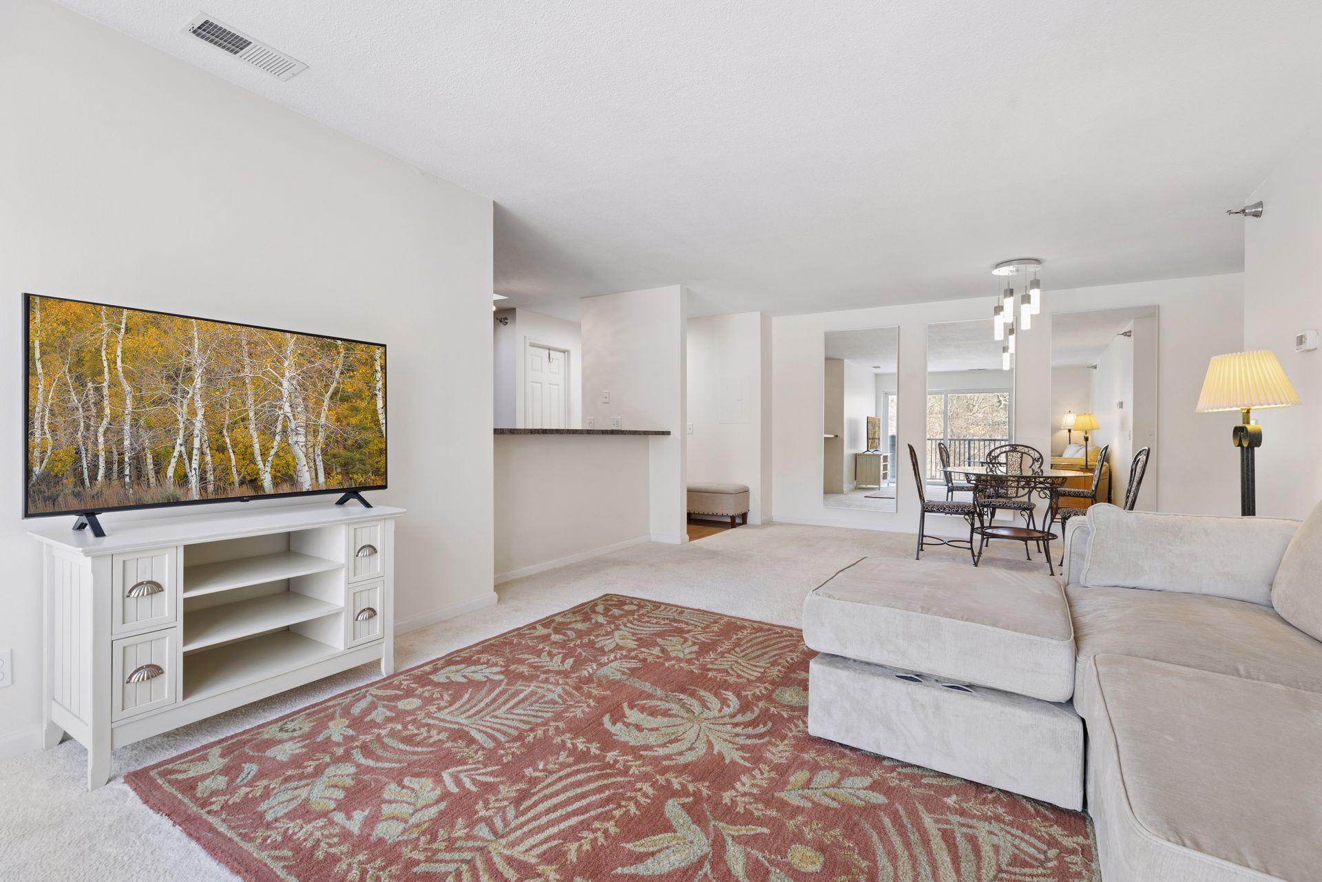 6050 Chasewood Parkway 202