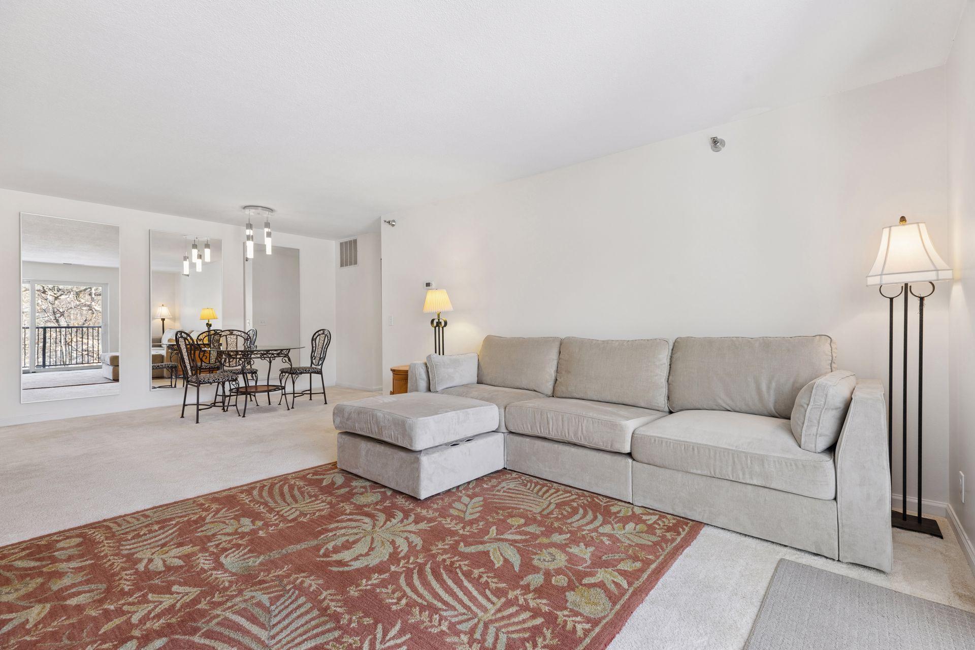 6050 Chasewood Parkway 202