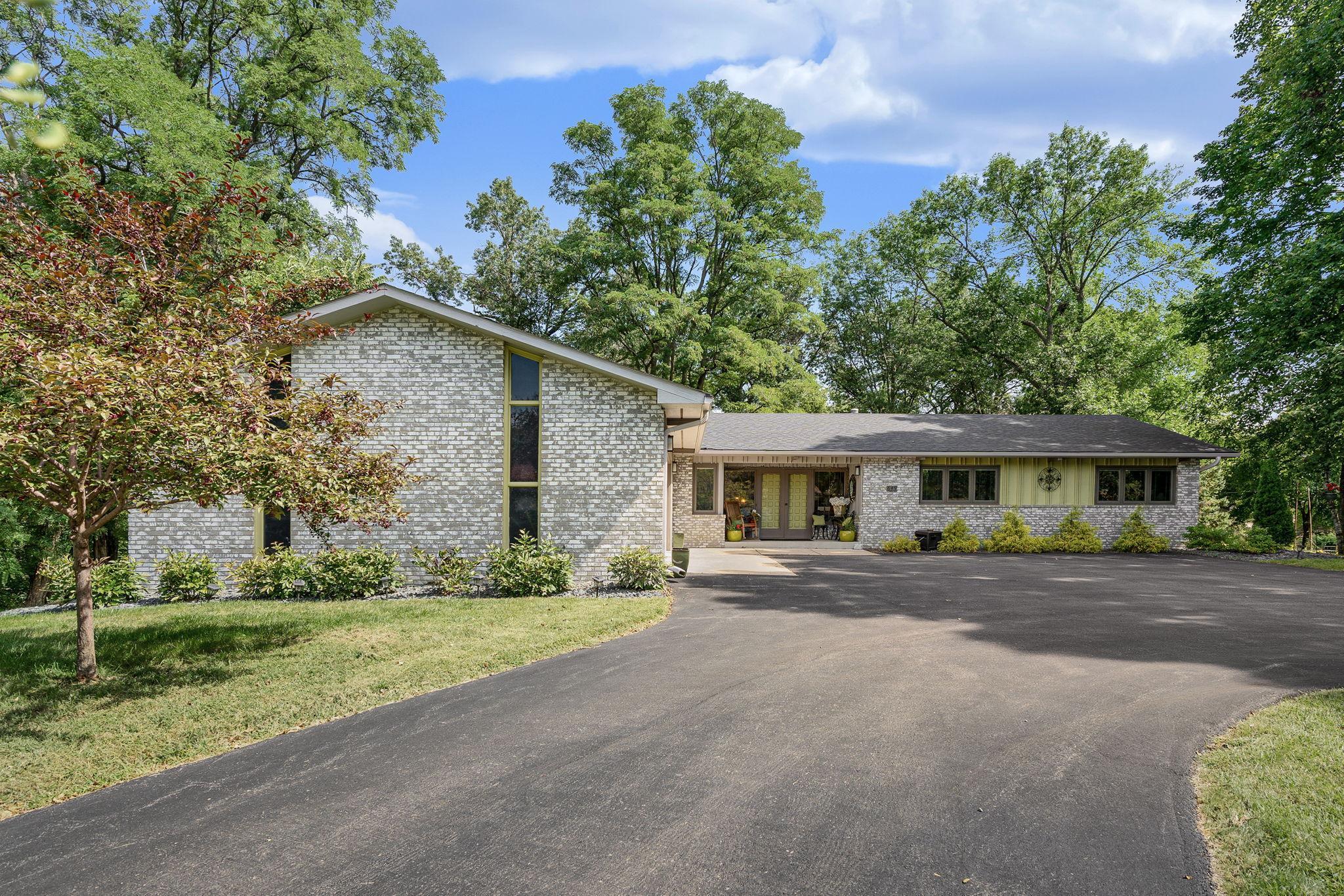 Owatonna, Minnesota 55060, United States, 4 Bedrooms Bedrooms, ,3 BathroomsBathrooms,Residential,Active,202143