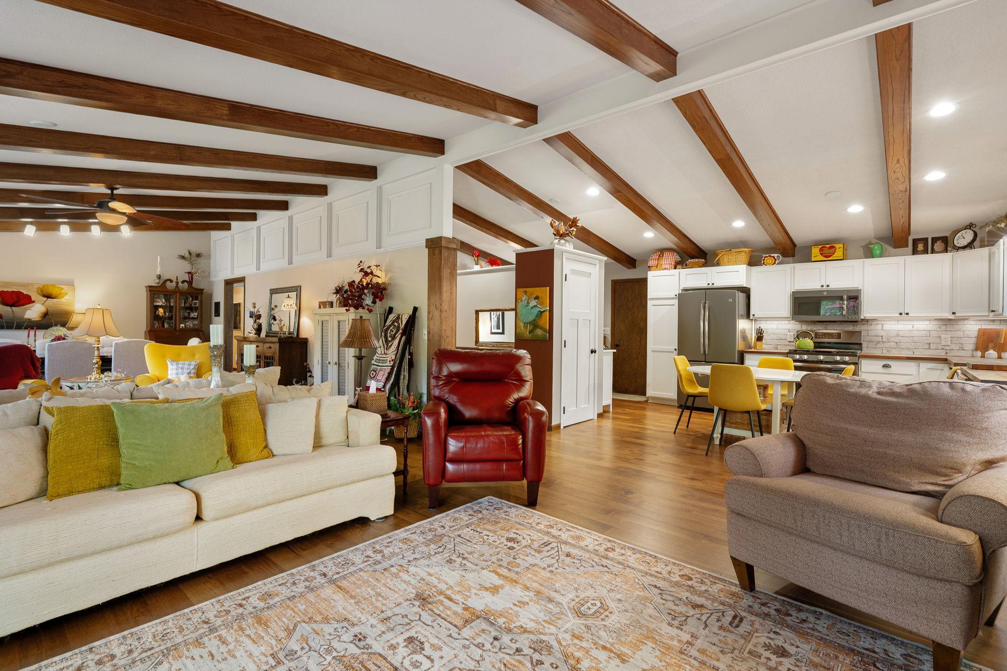 Owatonna, Minnesota 55060, United States, 4 Bedrooms Bedrooms, ,3 BathroomsBathrooms,Residential,Active,202143