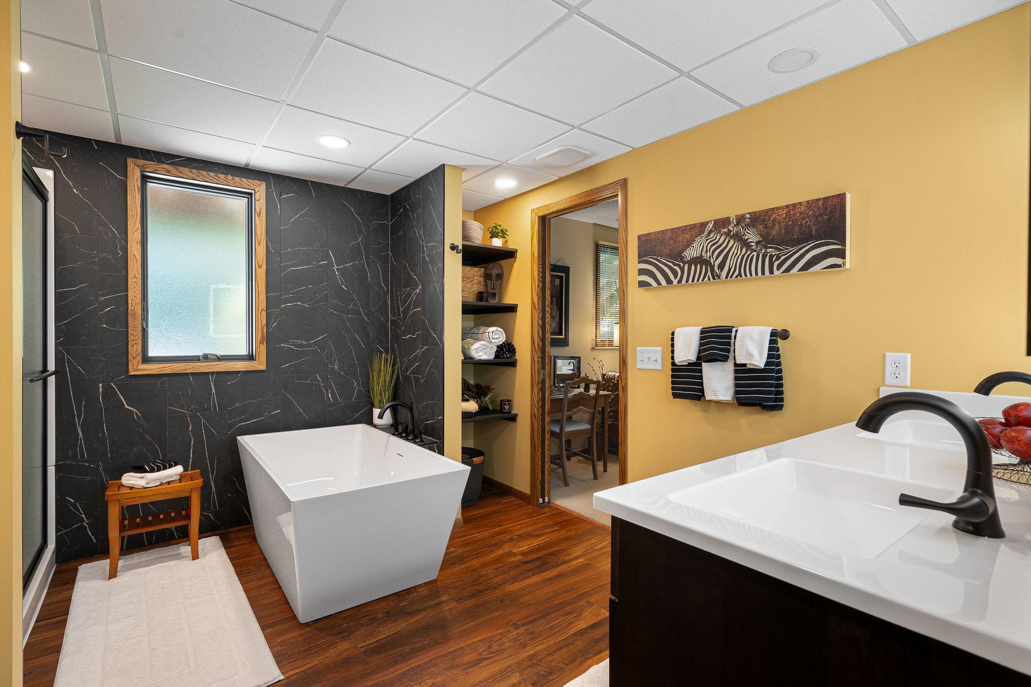 Owatonna, Minnesota 55060, United States, 4 Bedrooms Bedrooms, ,3 BathroomsBathrooms,Residential,Active,202143