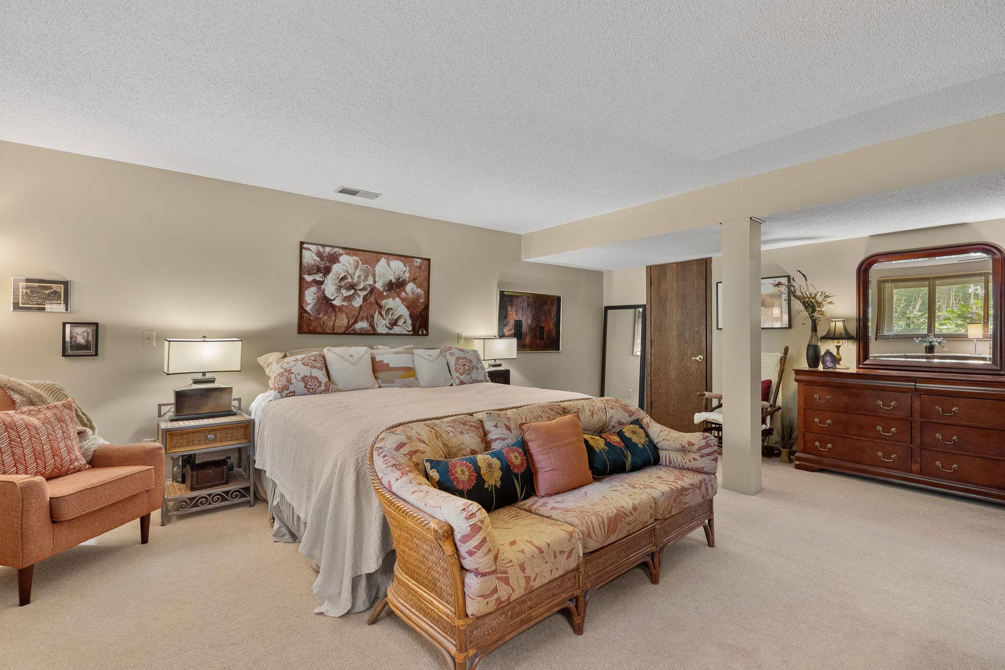 Owatonna, Minnesota 55060, United States, 4 Bedrooms Bedrooms, ,3 BathroomsBathrooms,Residential,Active,202143