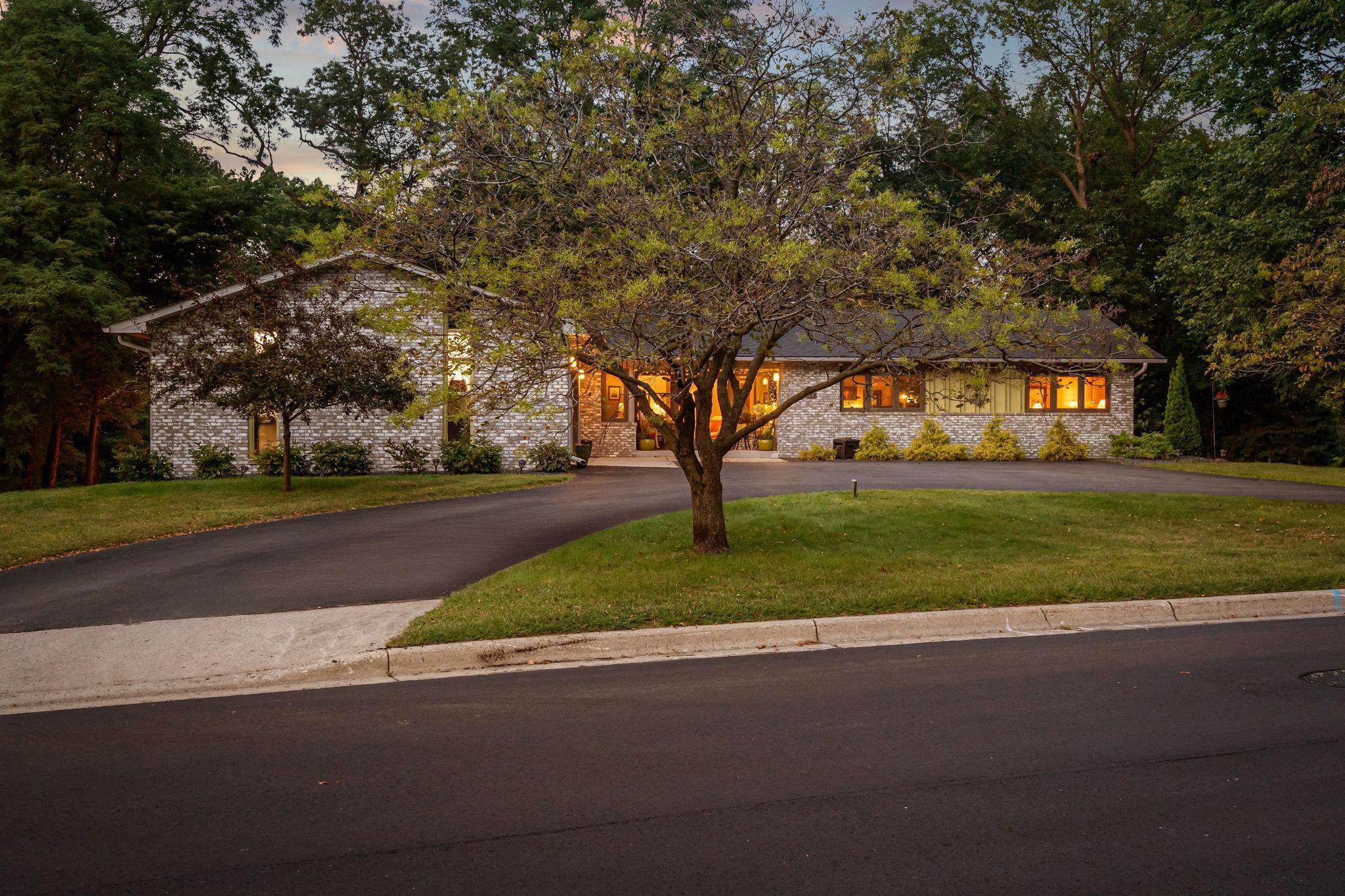 Owatonna, Minnesota 55060, United States, 4 Bedrooms Bedrooms, ,3 BathroomsBathrooms,Residential,Active,202143