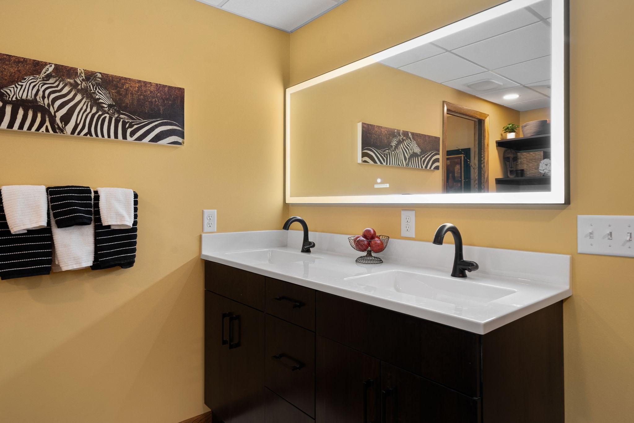 Owatonna, Minnesota 55060, United States, 4 Bedrooms Bedrooms, ,3 BathroomsBathrooms,Residential,Active,202143