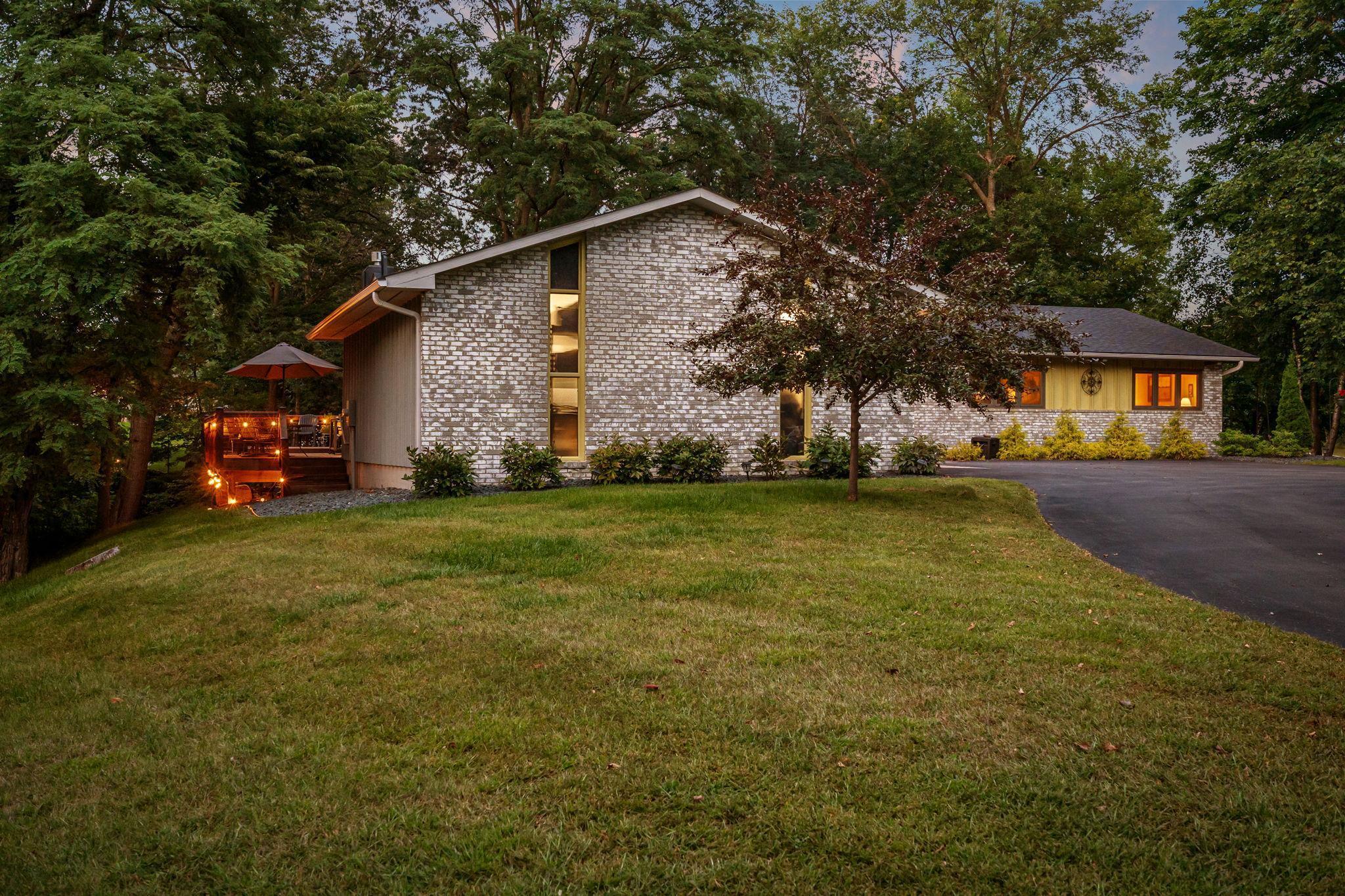 Owatonna, Minnesota 55060, United States, 4 Bedrooms Bedrooms, ,3 BathroomsBathrooms,Residential,Active,202143