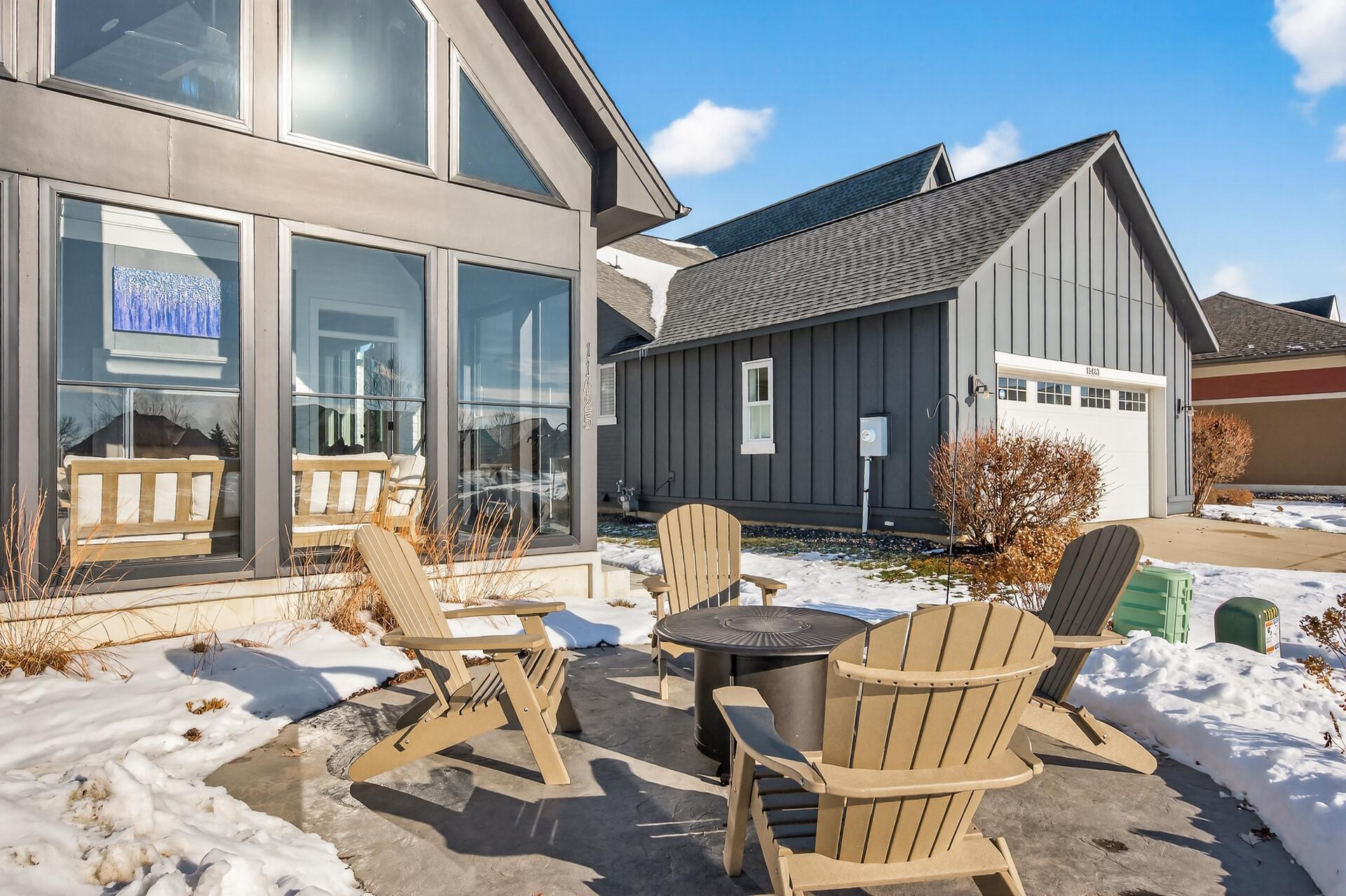 11425 Wildflower Drive N