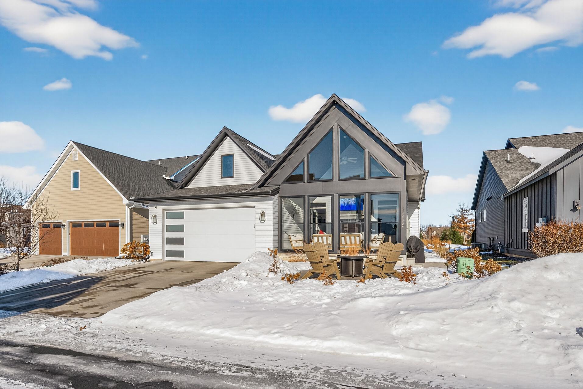 11425 Wildflower Drive N